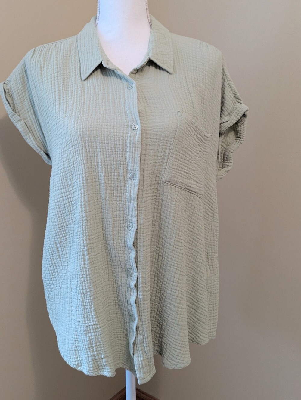 Hippie Rose Light Sage Crinkle Button-Front Shirt